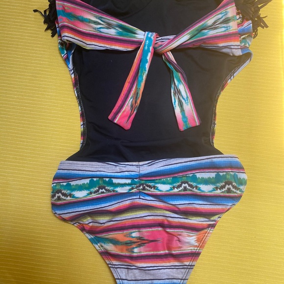OBO Size 8 . Like new. L space Monokini - Picture 3 of 9